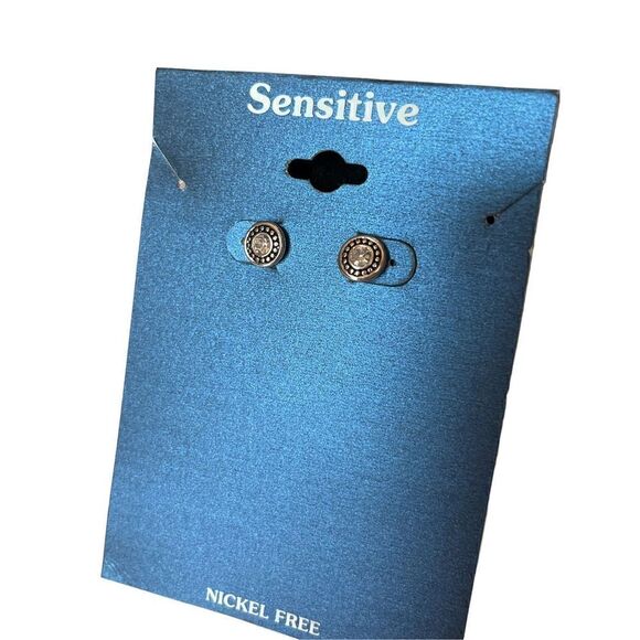 Women's Silver-Tone Teardrop Necklace And Earring Set Nickel Free NWT - Picture 7 of 8